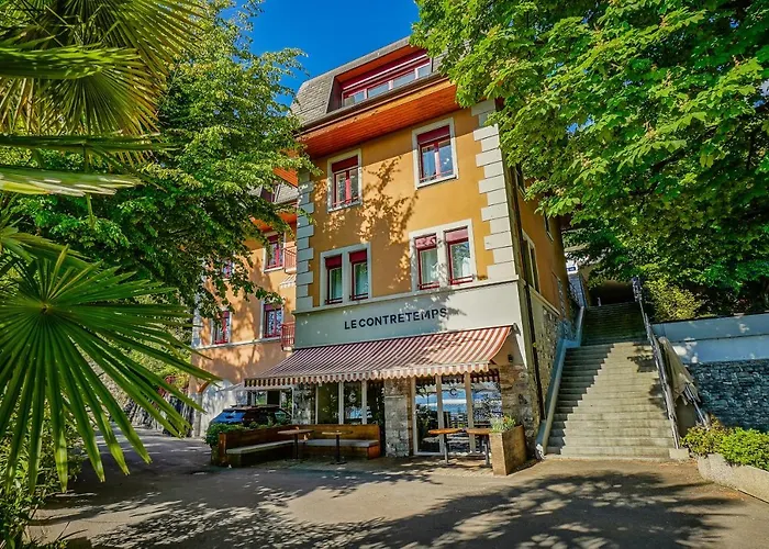 Tropical Studio With A Balcony - Lake View