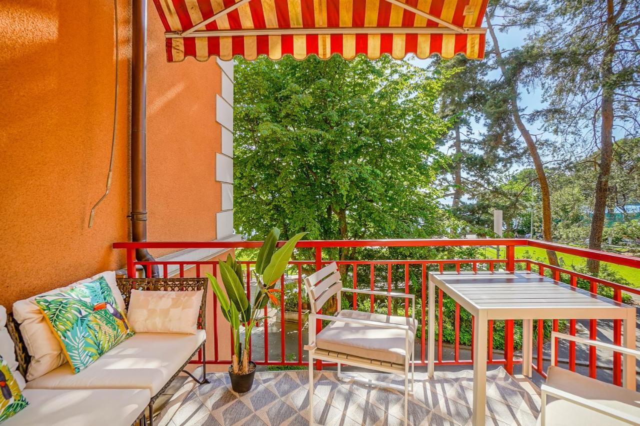Tropical With A Balcony - View *
